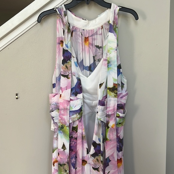 Adrianna Papell Women's Floral Halter Gown. - Picture 7 of 16